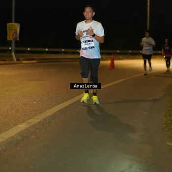 Runner Photo 7717890