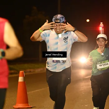Runner Photo 7717898