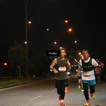 Runner Photo 7717943