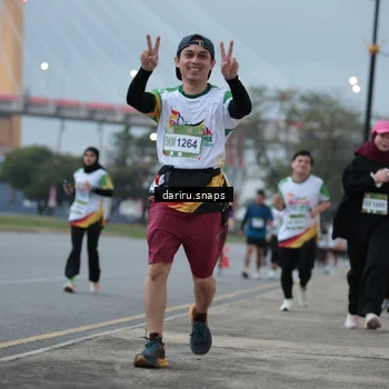 Runner Photo 7717996