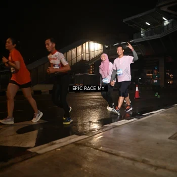 Runner Photo 7717999