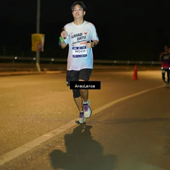 Runner Photo 7718023