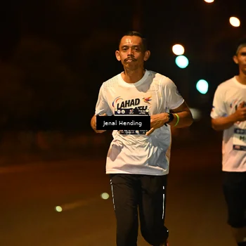Runner Photo 7718029