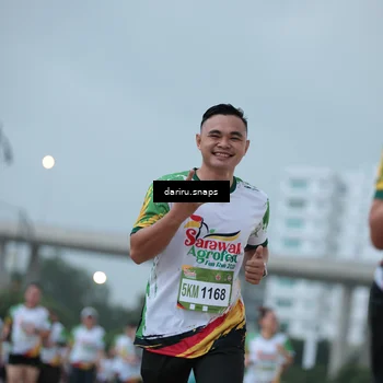 Runner Photo 7718032