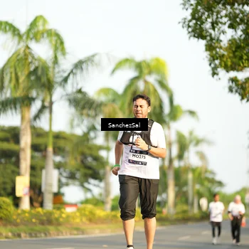 Runner Photo 7718041
