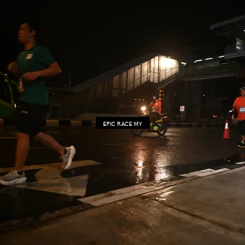 Runner Photo 7718069