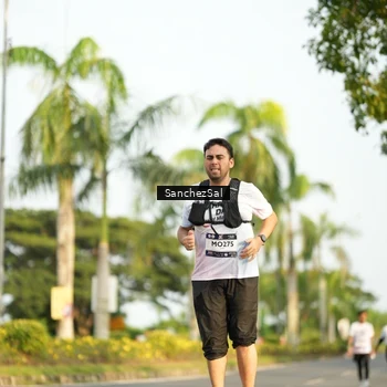 Runner Photo 7718073