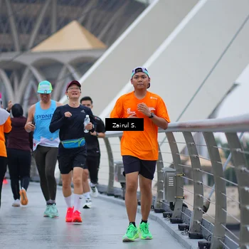 Runner Photo 7718083