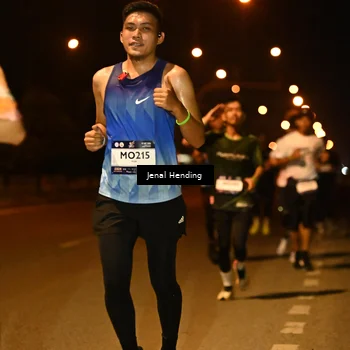 Runner Photo 7718090