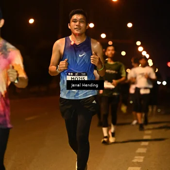 Runner Photo 7718098