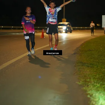 Runner Photo 7718099