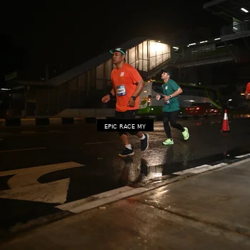 Runner Photo 7718104