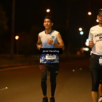 Runner Photo 7718138