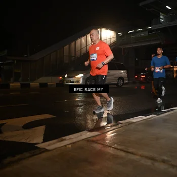 Runner Photo 7718181