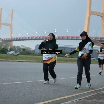 Runner Photo 7718240