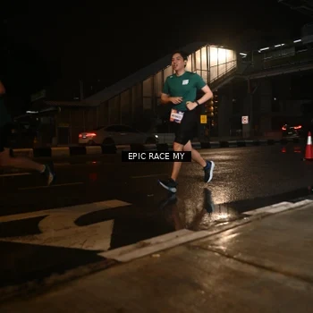 Runner Photo 7718242