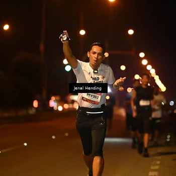 Runner Photo 7718340