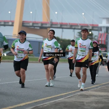 Runner Photo 7718342