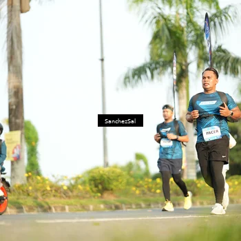 Runner Photo 7718376