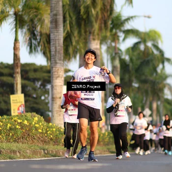 Runner Photo 7718401