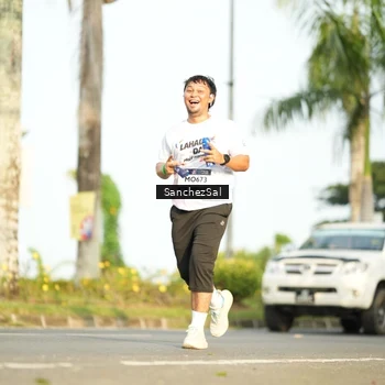 Runner Photo 7718406