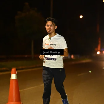 Runner Photo 7718438