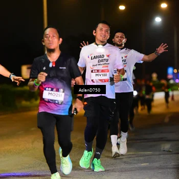 Runner Photo 7718449