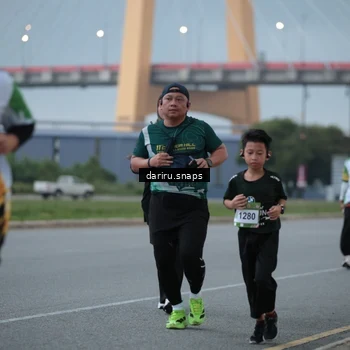 Runner Photo 7718464