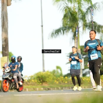 Runner Photo 7718502