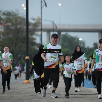 Runner Photo 7718640