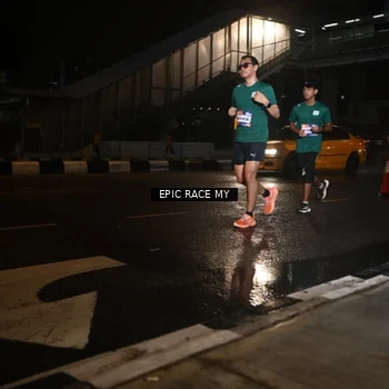 Runner Photo 7718684