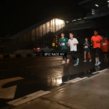 Runner Photo 7718732