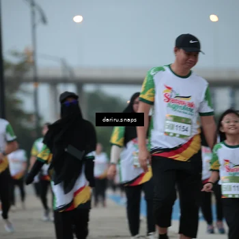 Runner Photo 7718748