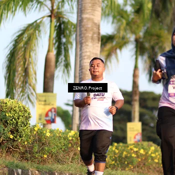 Runner Photo 7718757