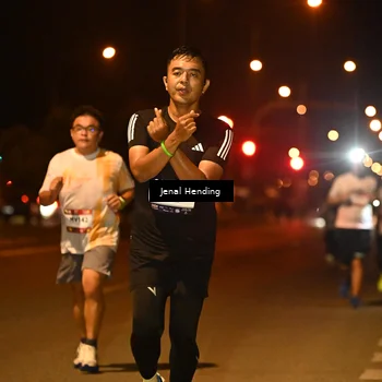 Runner Photo 7718782