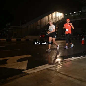 Runner Photo 7718801