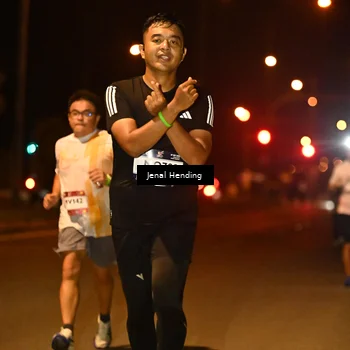 Runner Photo 7718812