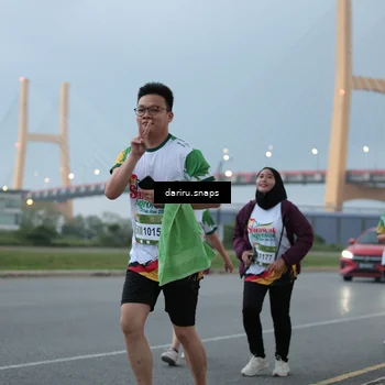 Runner Photo 7718824