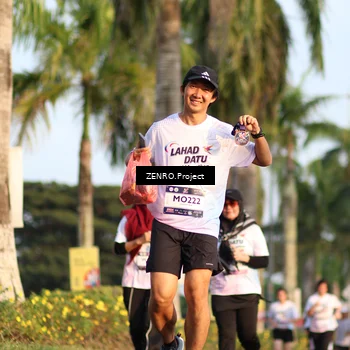 Runner Photo 7718844
