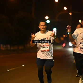 Runner Photo 7718943