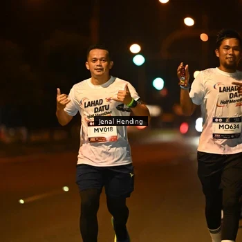 Runner Photo 7718965