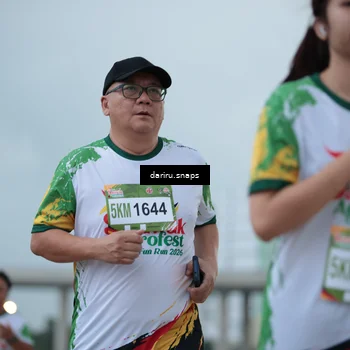 Runner Photo 7718972