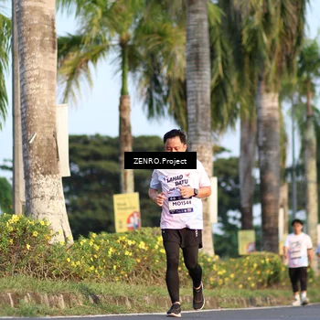 Runner Photo 7718990