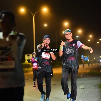 Runner Photo 7719059