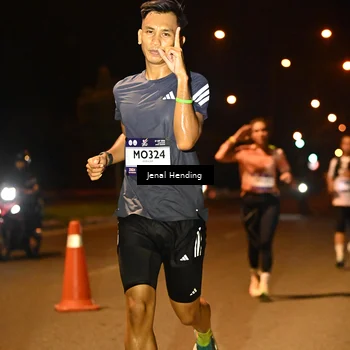 Runner Photo 7719088