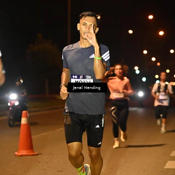 Runner Photo 7719095