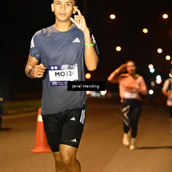 Runner Photo 7719148