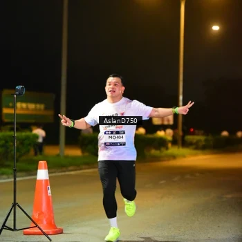 Runner Photo 7719153
