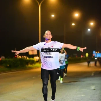 Runner Photo 7719211