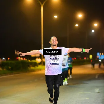 Runner Photo 7719306